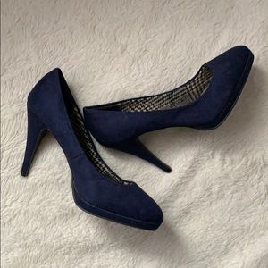 Fioni Navy blue pump